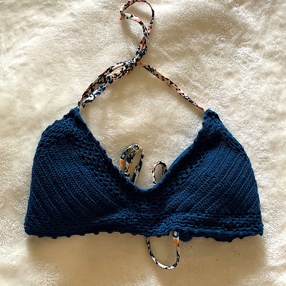 Xhilaration Girls Blue Crochet Bimini Swim Top Med
